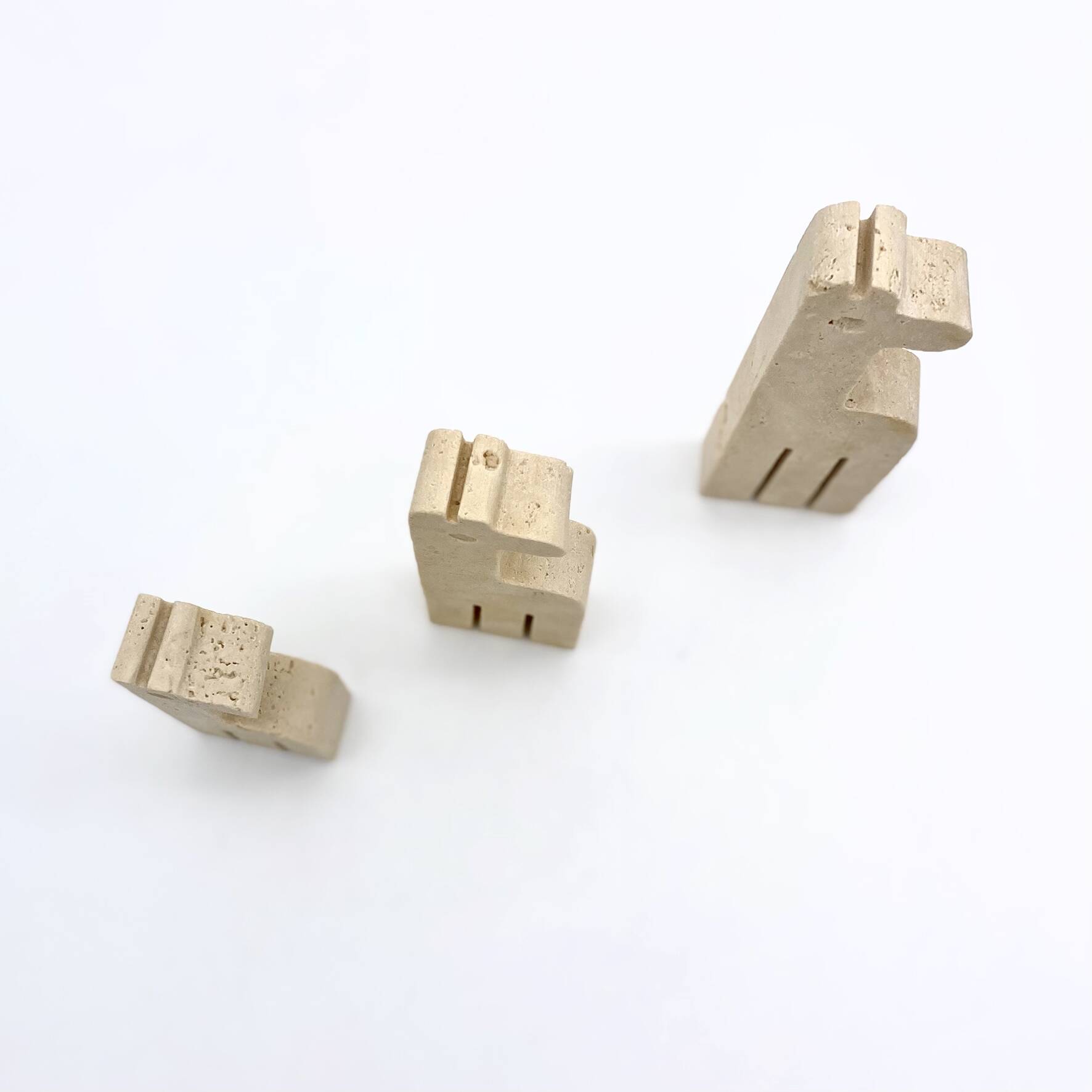 Family of 3 giraffes in travertine by Fratelli Mannelli