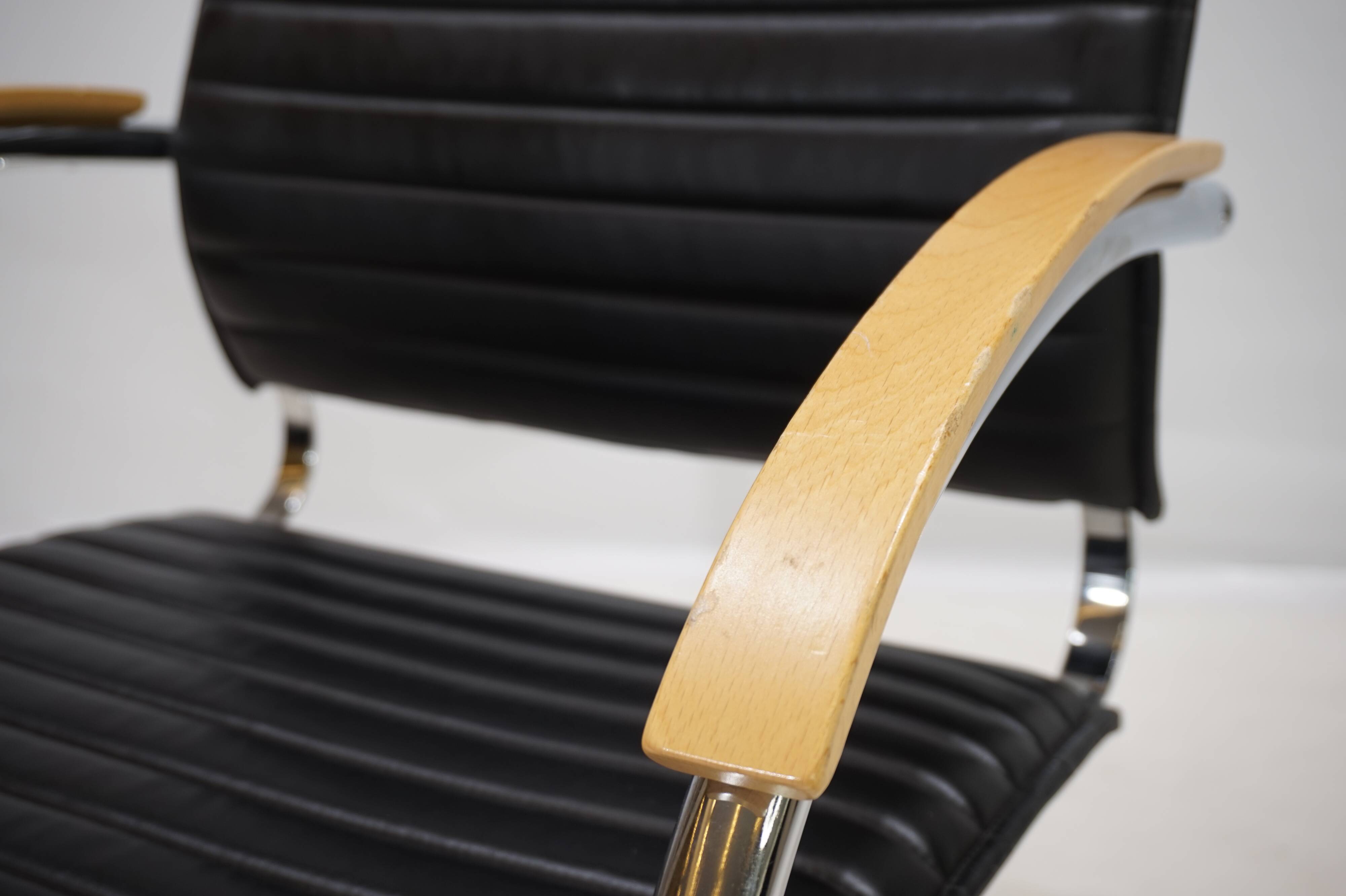 Chaise de salle à manger/conférence en cuir Thonet S74 par Josef Gorica, 1990