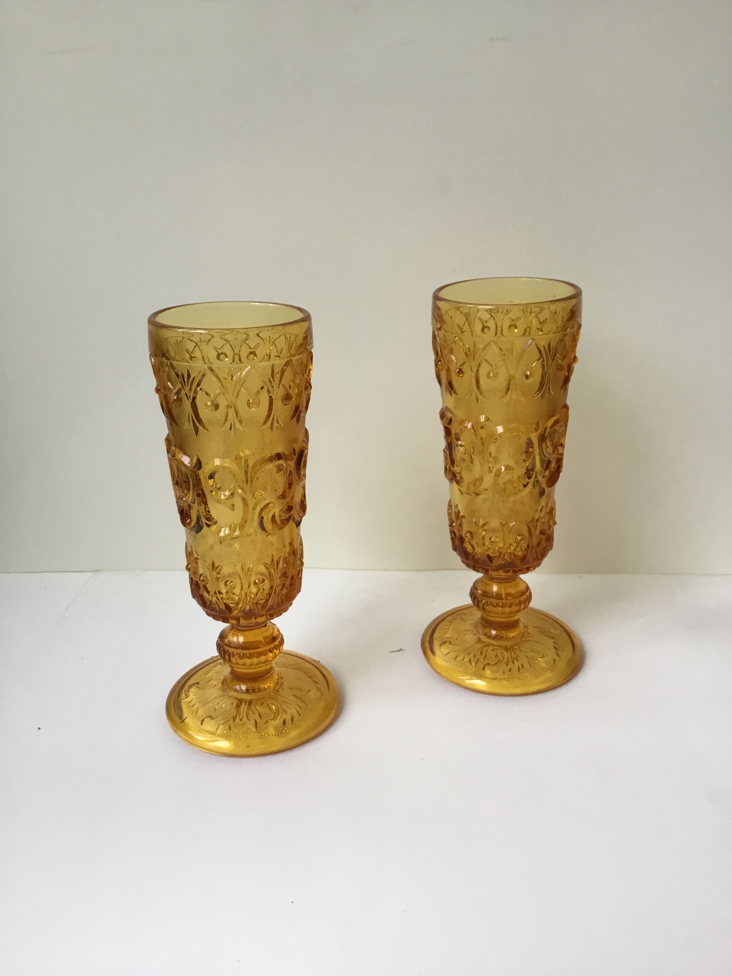 Lot of 2 cups to champagne in glass