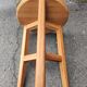 Table ronde d'appoint tripode bois massif