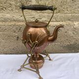 Ancien samovar en cuivre