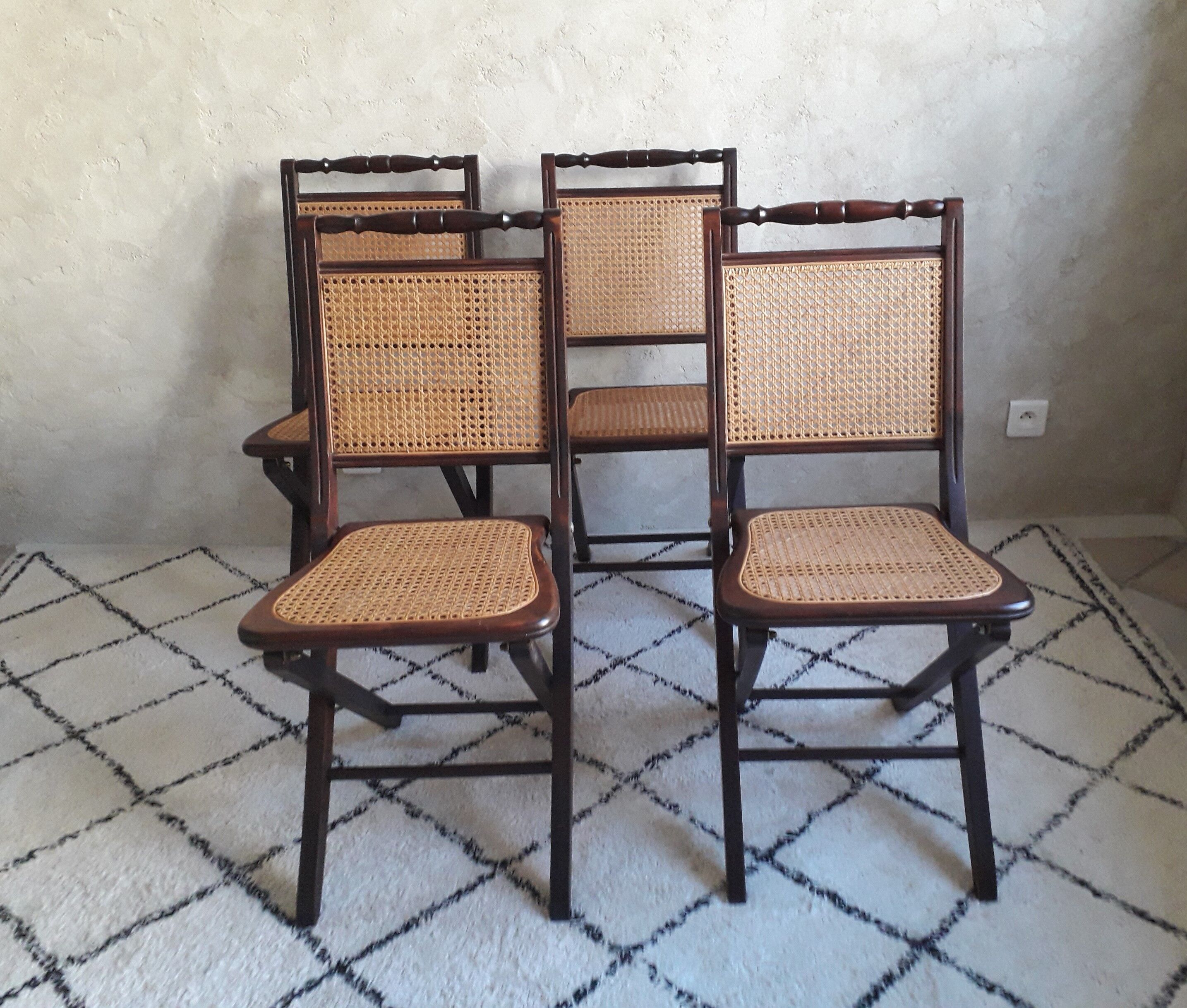 Wooden folding chair
