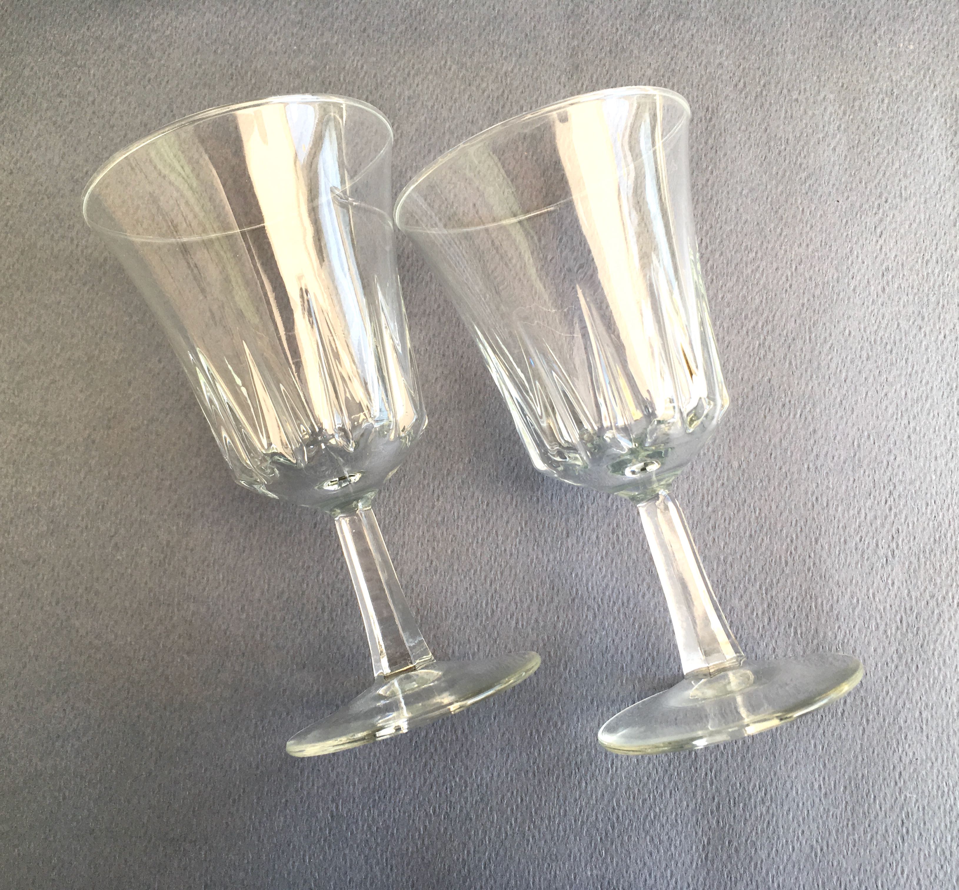 Set of 6 vintage wine glasses