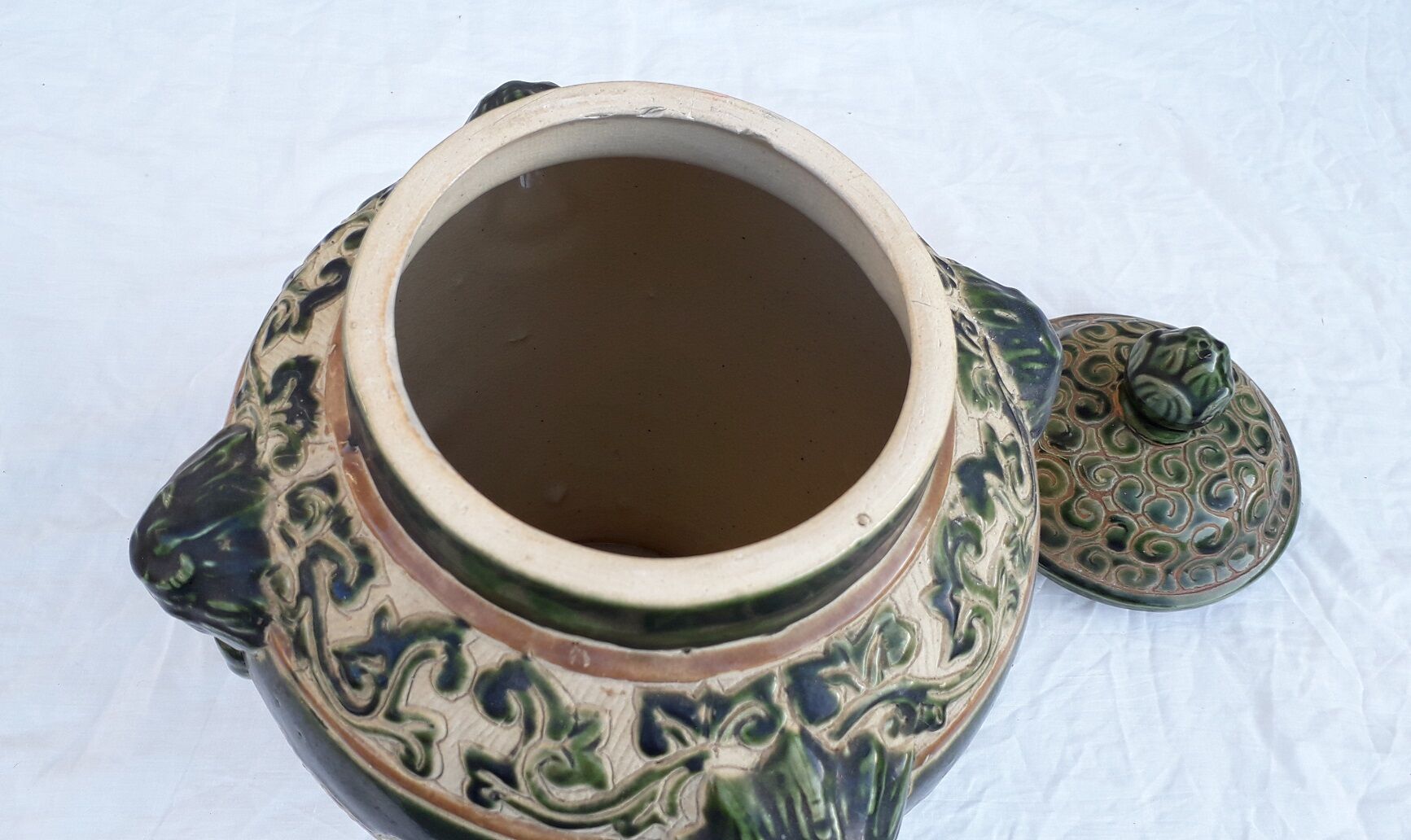 Ceramic covered pot