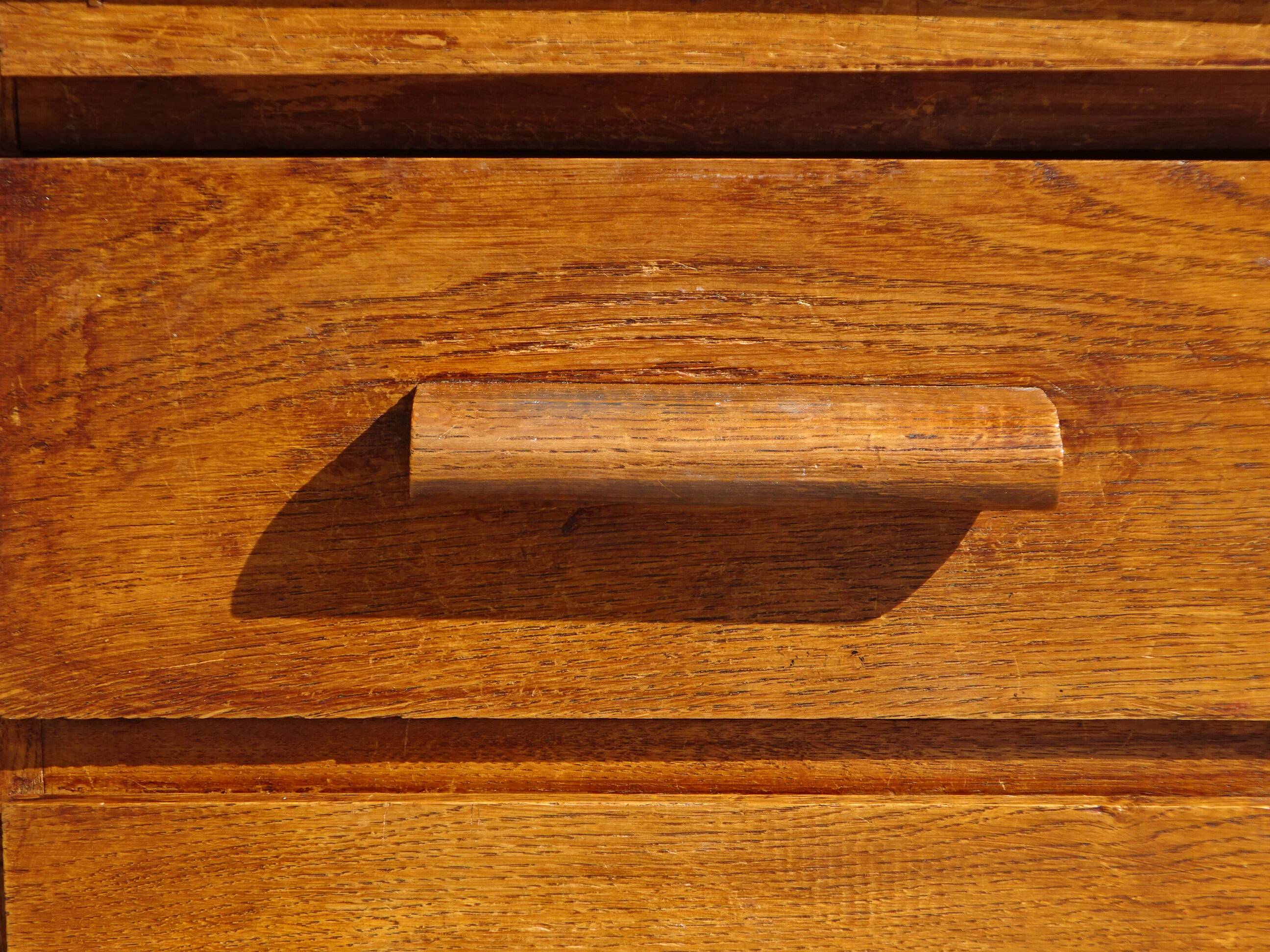 American desk, 9 drawers