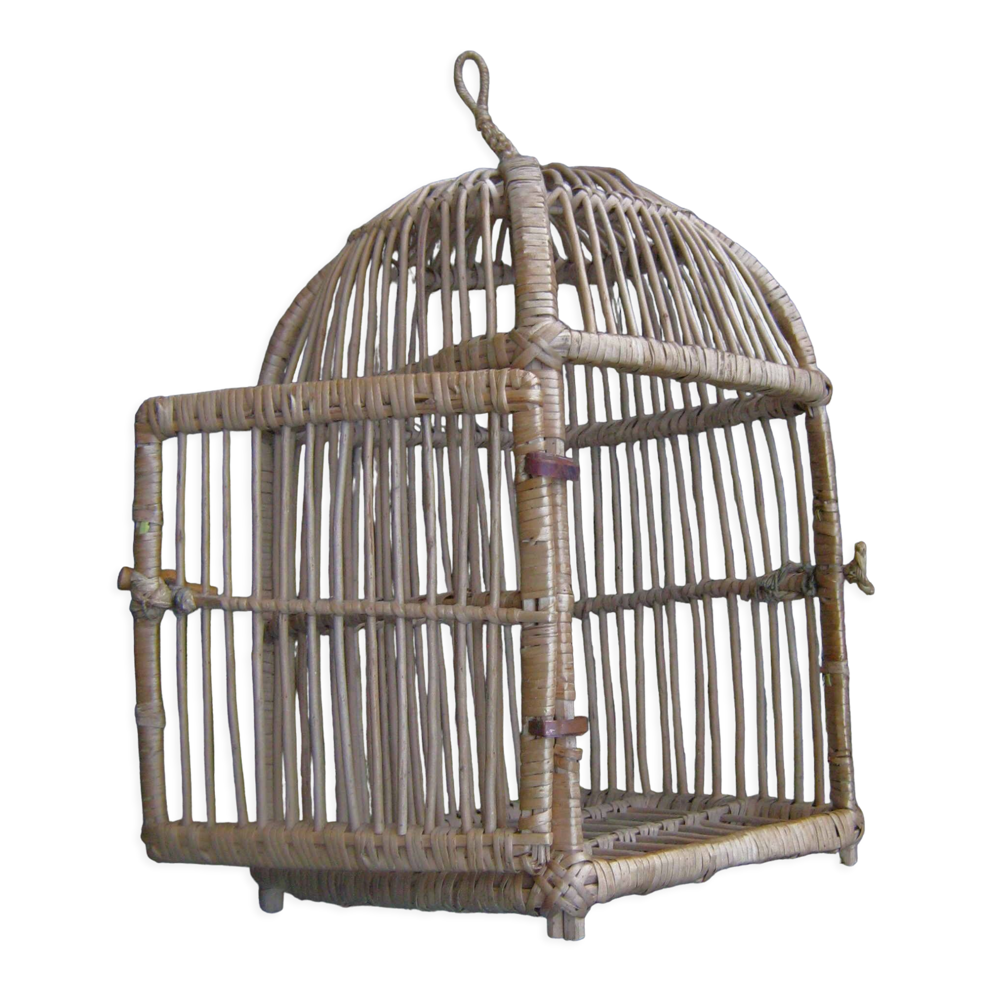 Wicker cage