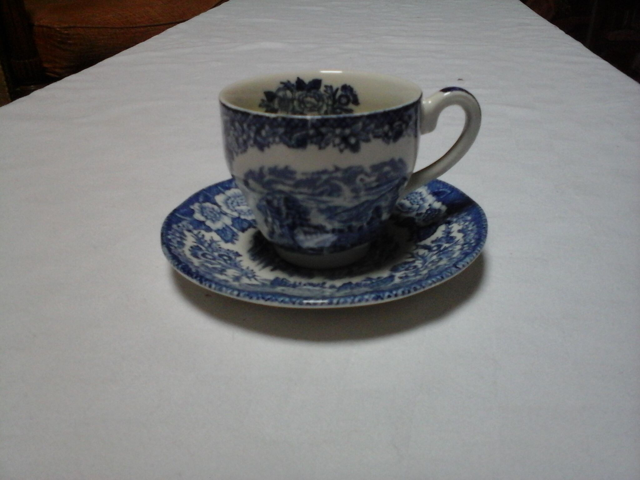 Assortment of 3 blue cups