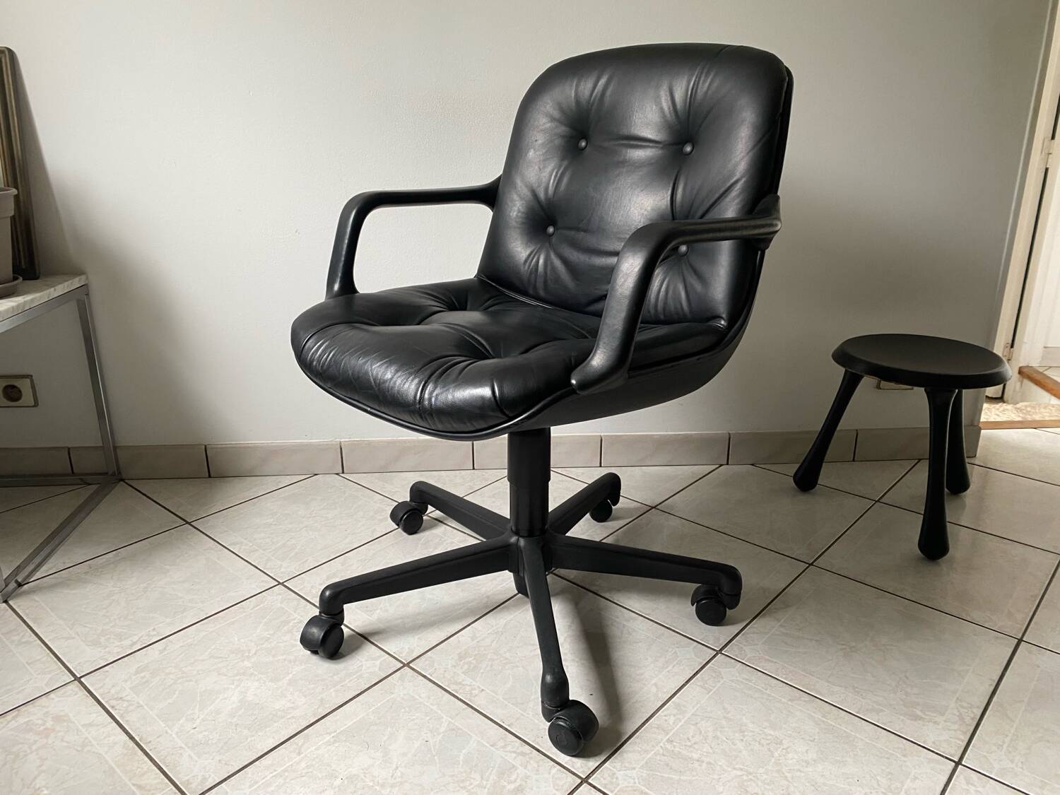 Comforto office chair designed by Randall Buck, vintage 80s/90s.