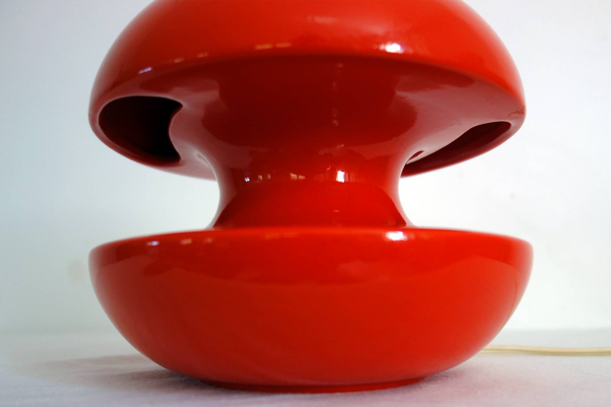 Vintage red ceramic diabolo lamp