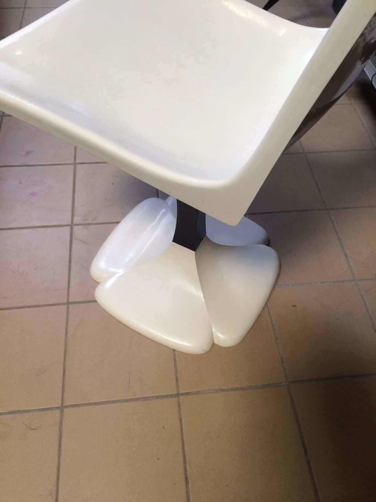 Tulip chair by Gauthier 70