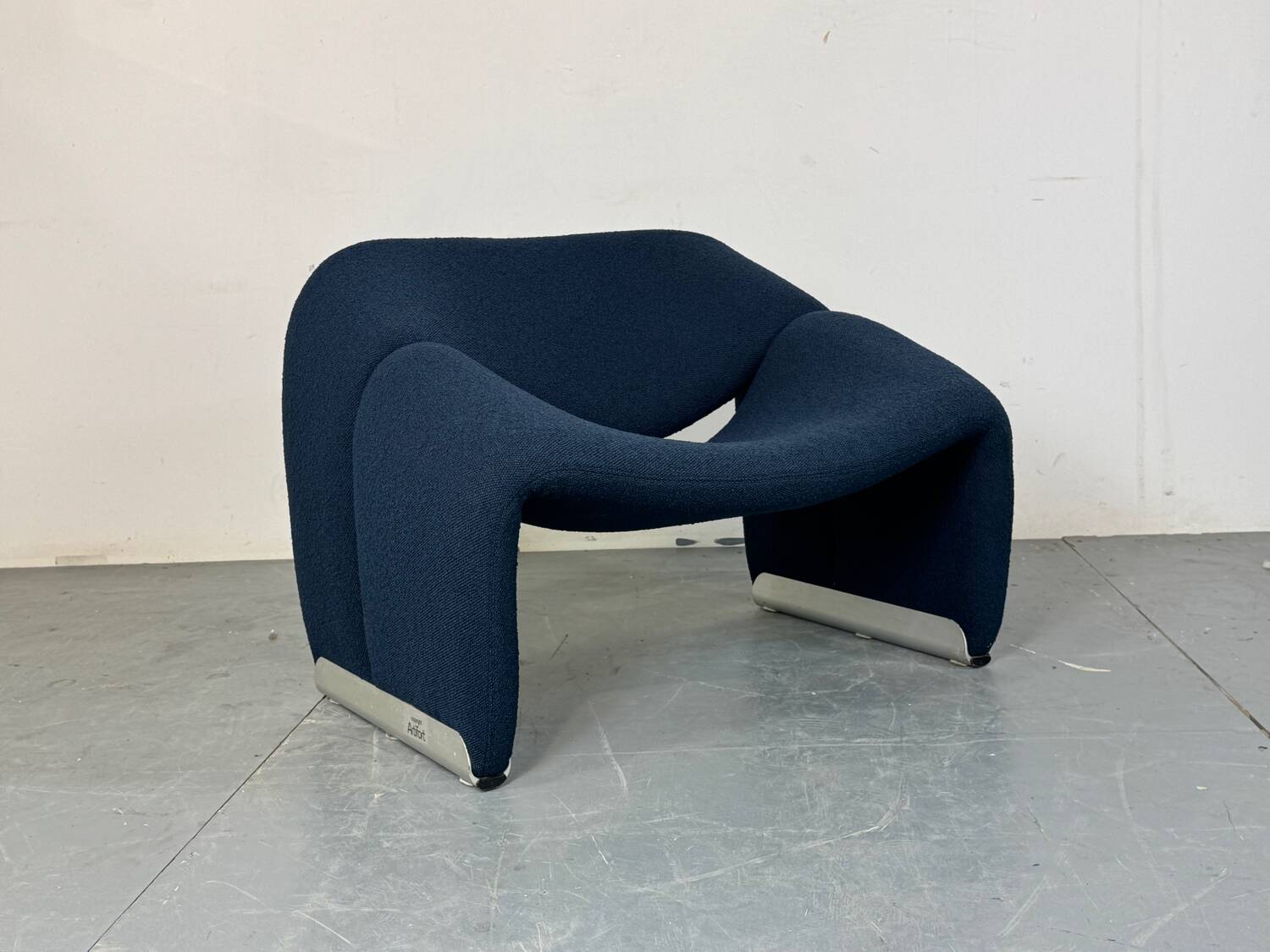 Model F598 M New upholstered Lounge Chair Pierre Paulin for Artifort