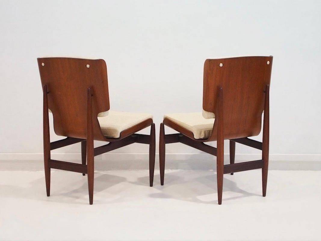 Pair of modernist Italian wooden accent chairs by Barovero.