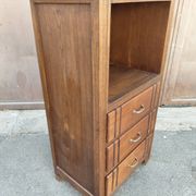 Small accent piece, chest of drawers