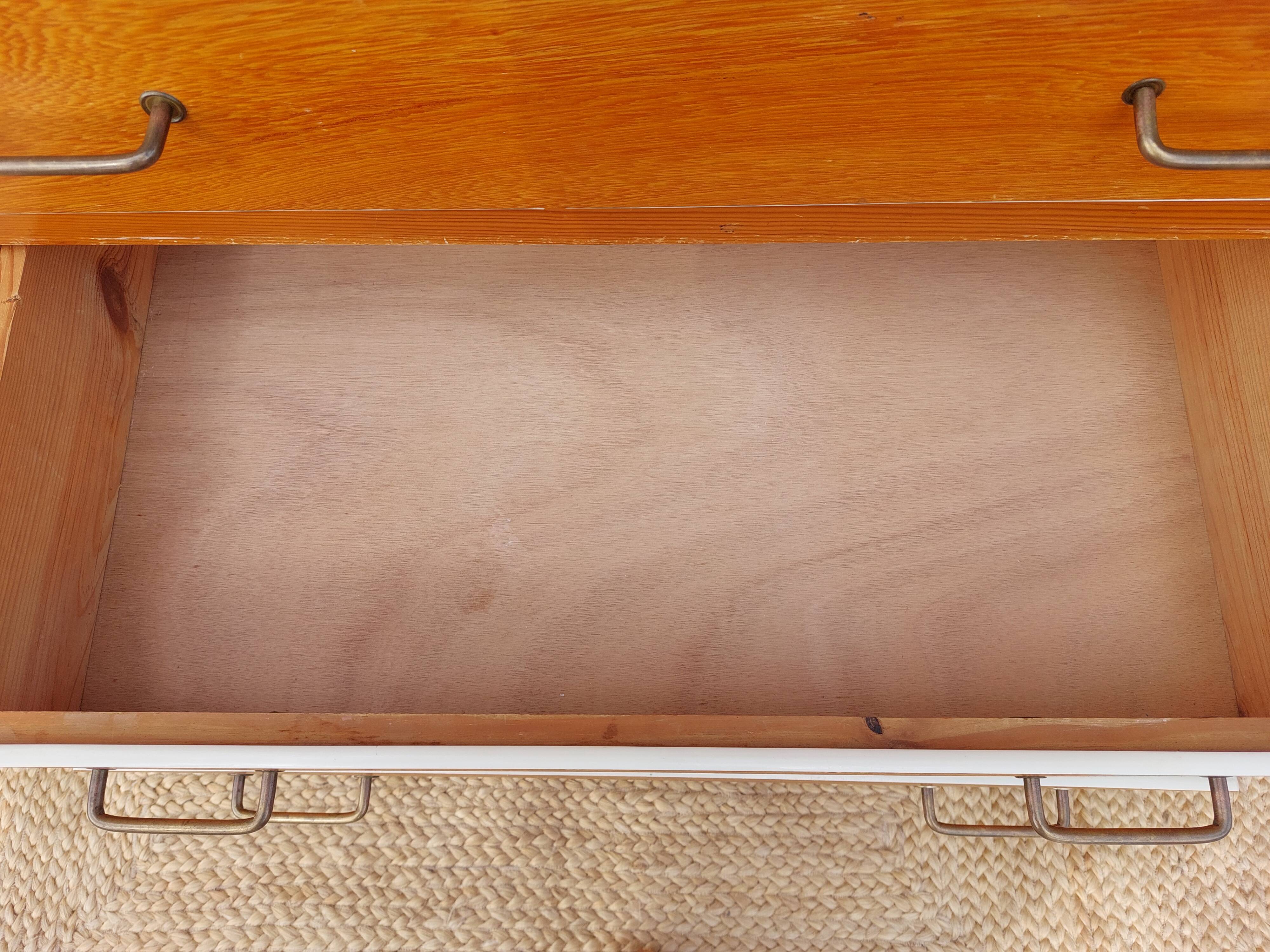 Commode vintage bois, galon blanc