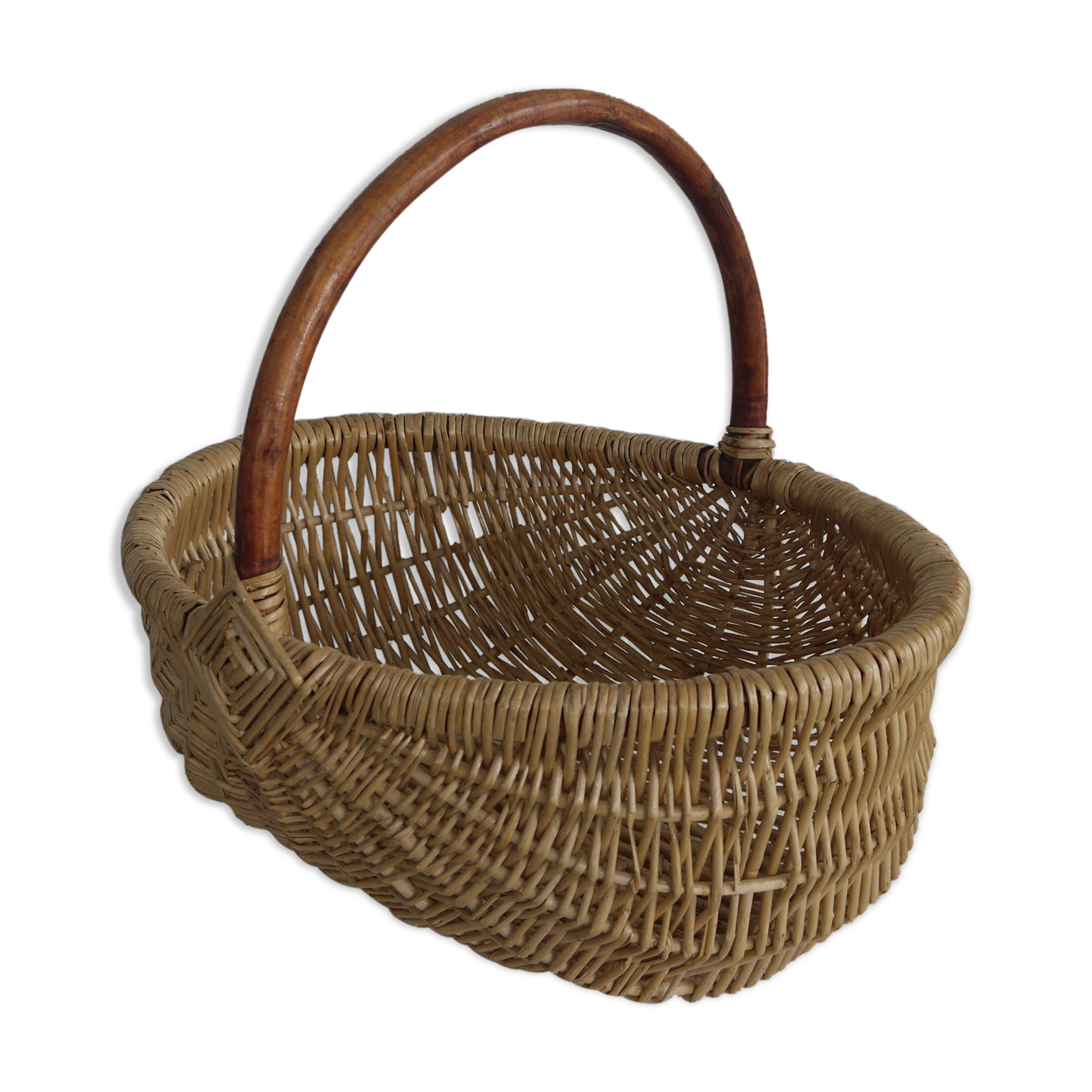 Wicker basket wooden handle