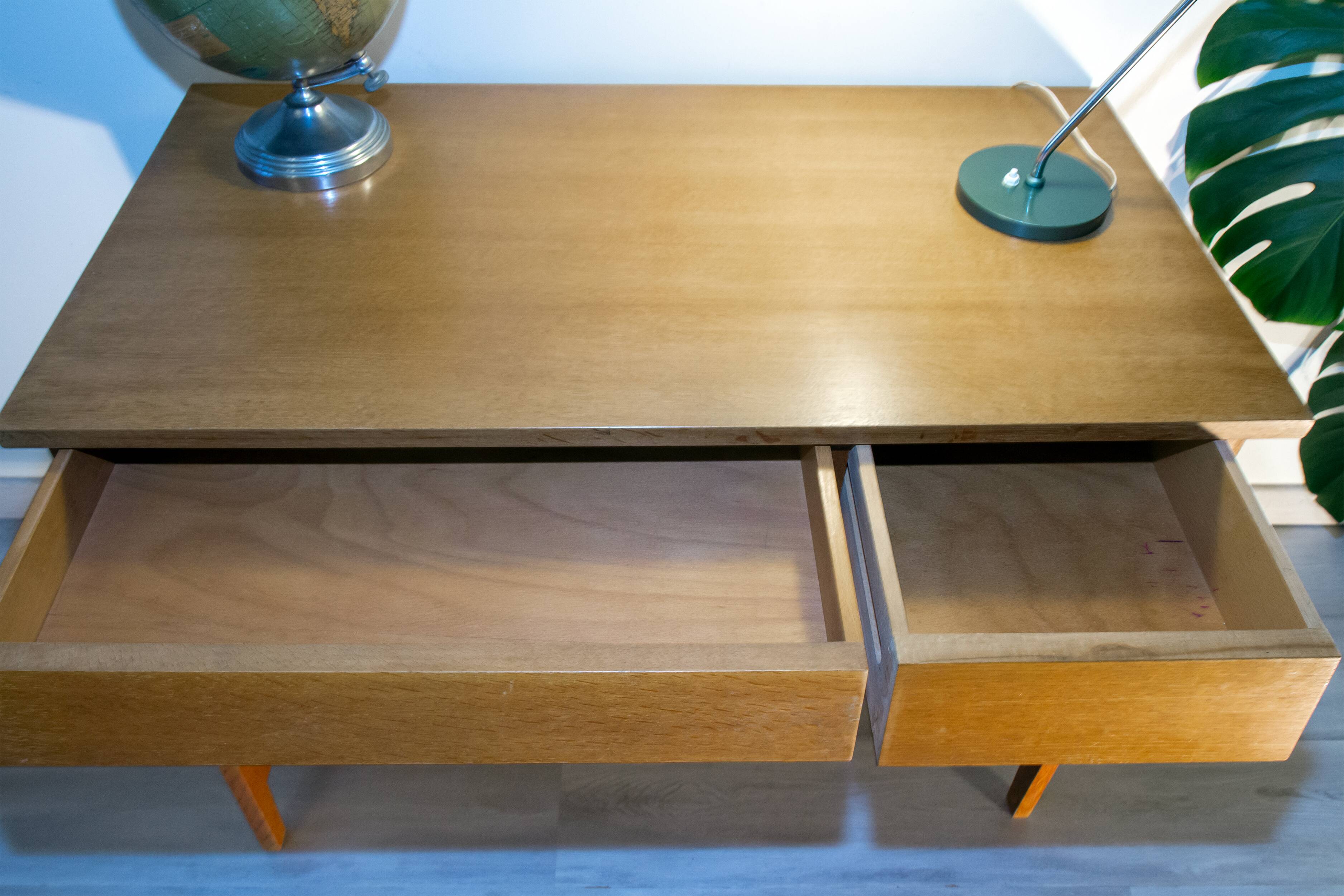 Vintage desk from the 60s-70s, light oak, in superb condition.