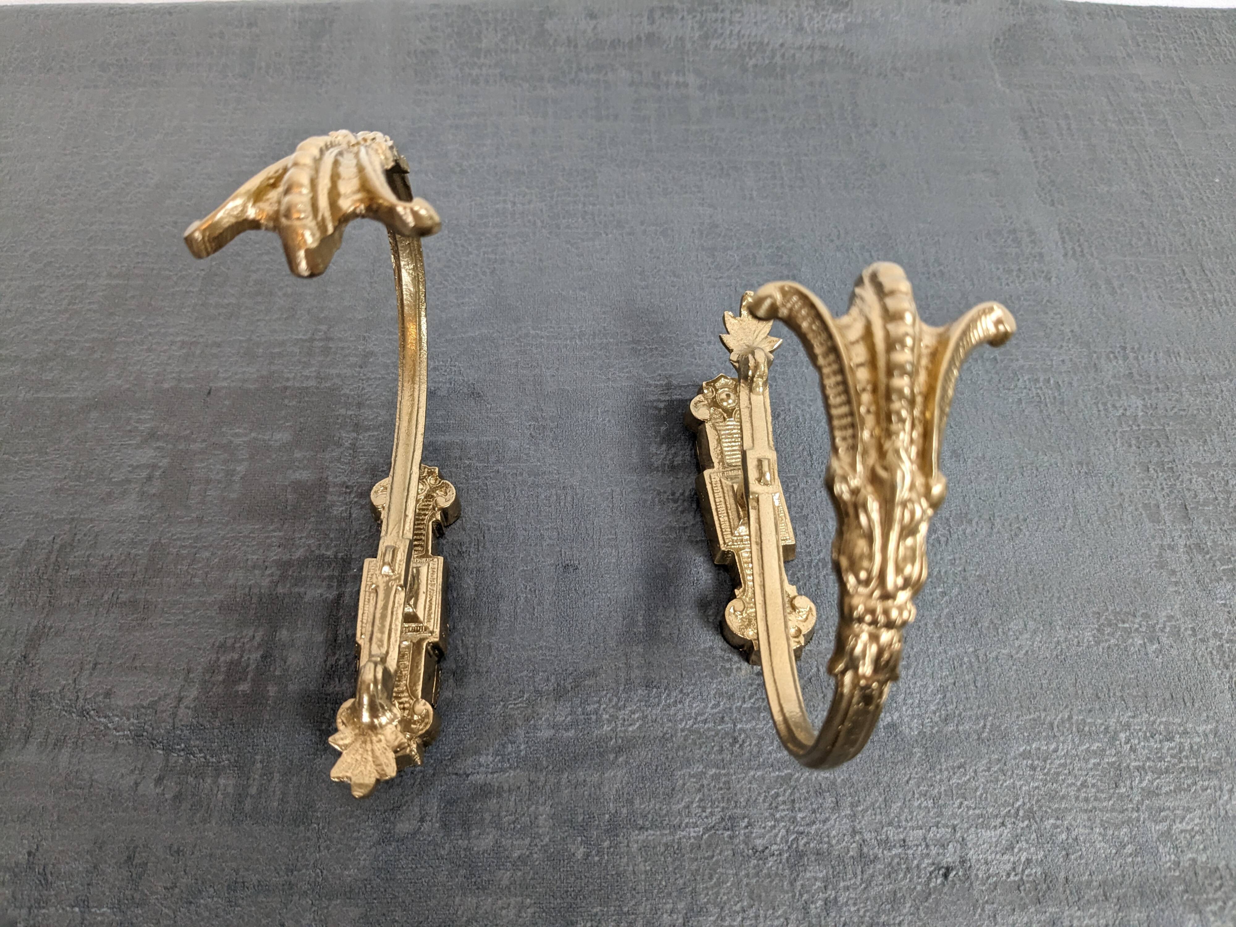 Paire d'embrasse en métal doré