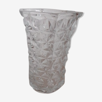 Diamond-effect moulded glass vase
