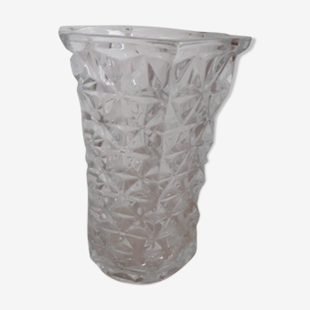 Vase en verre moulé effet diamant