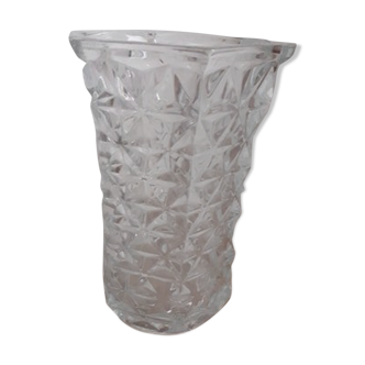 Diamond-effect moulded glass vase