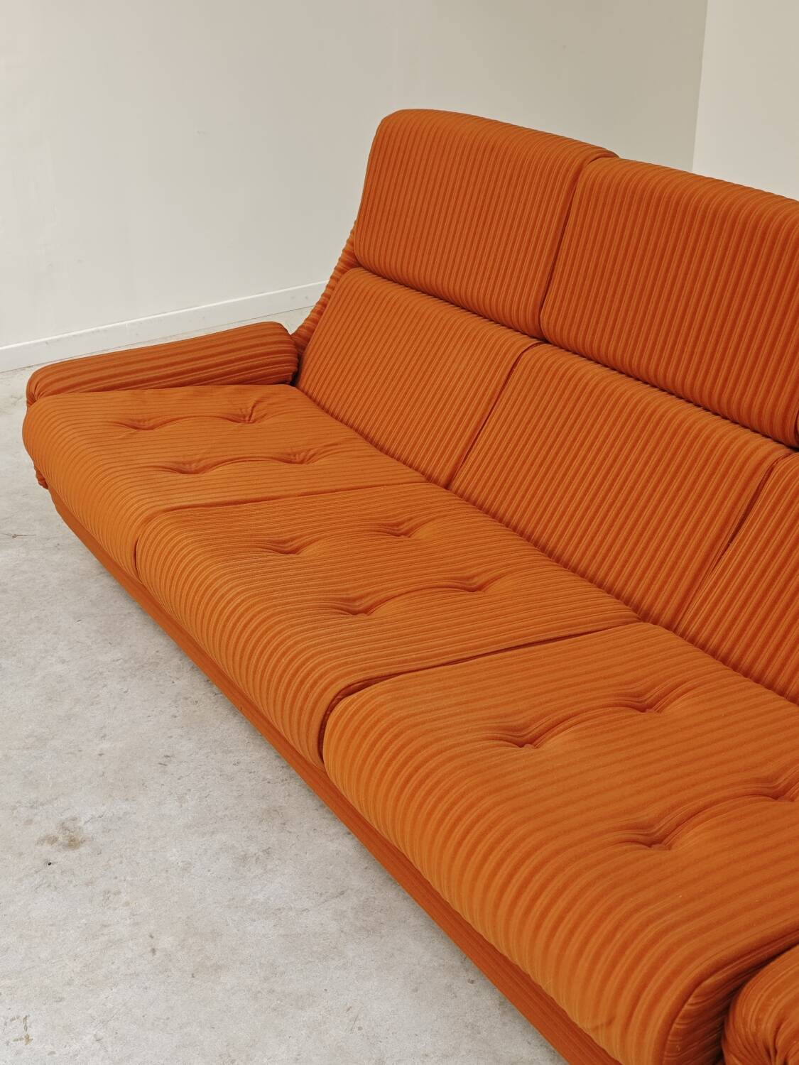 Complete orange salon JITONA in Atlantis Space Age style from the 1970s.