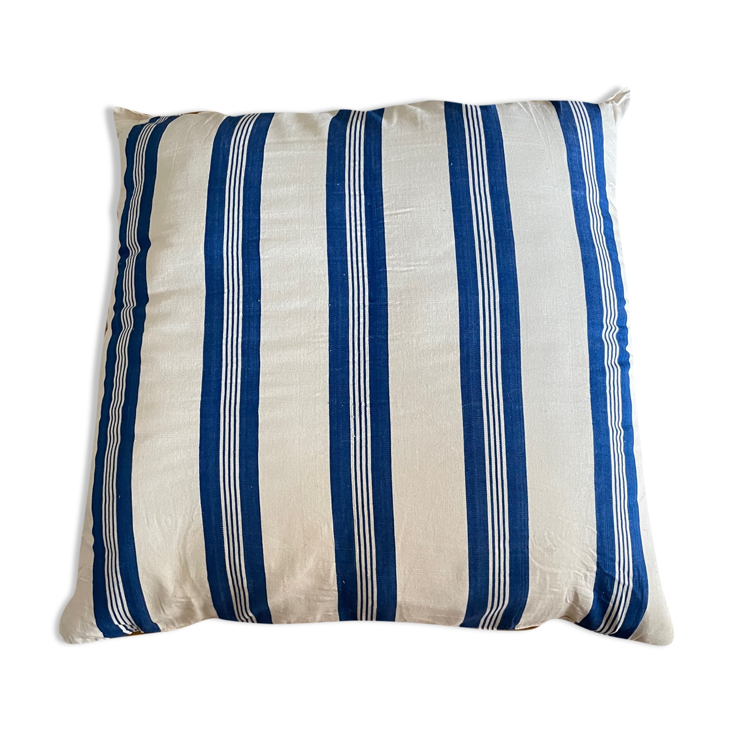 Tensira floor cushion