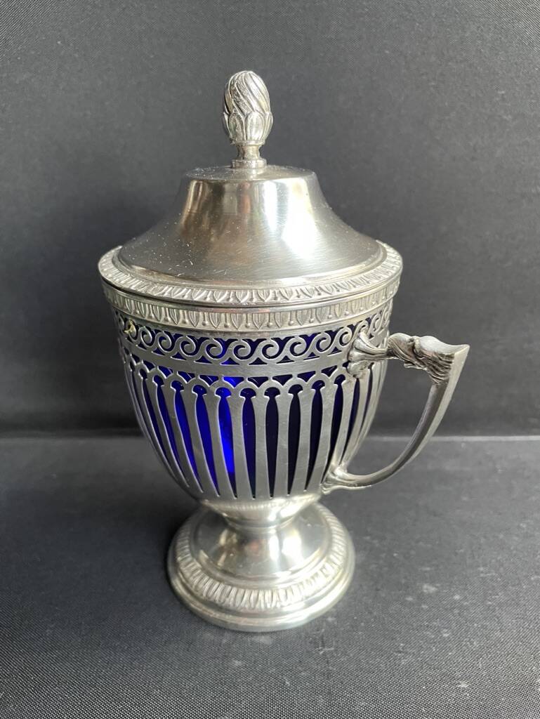 Drageoir, jam maker – Silver metal and blue crystal