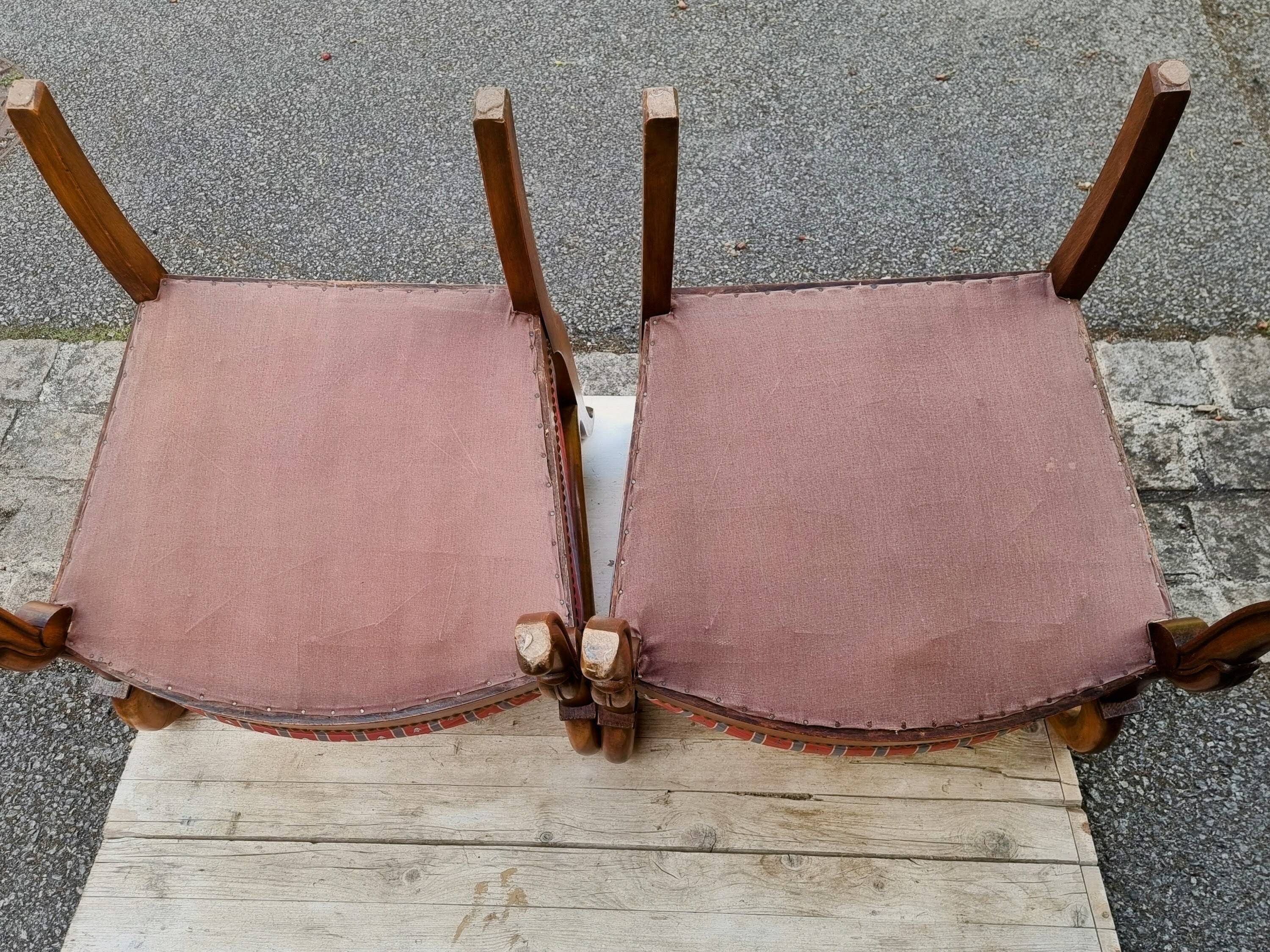 Paire de fauteuils français en noyer – style Restauration – années 1950