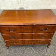 Commode arbalète Louis XV en bois massif merisier du 20ème