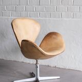 Swan chair by Arne Jacobsen 1971