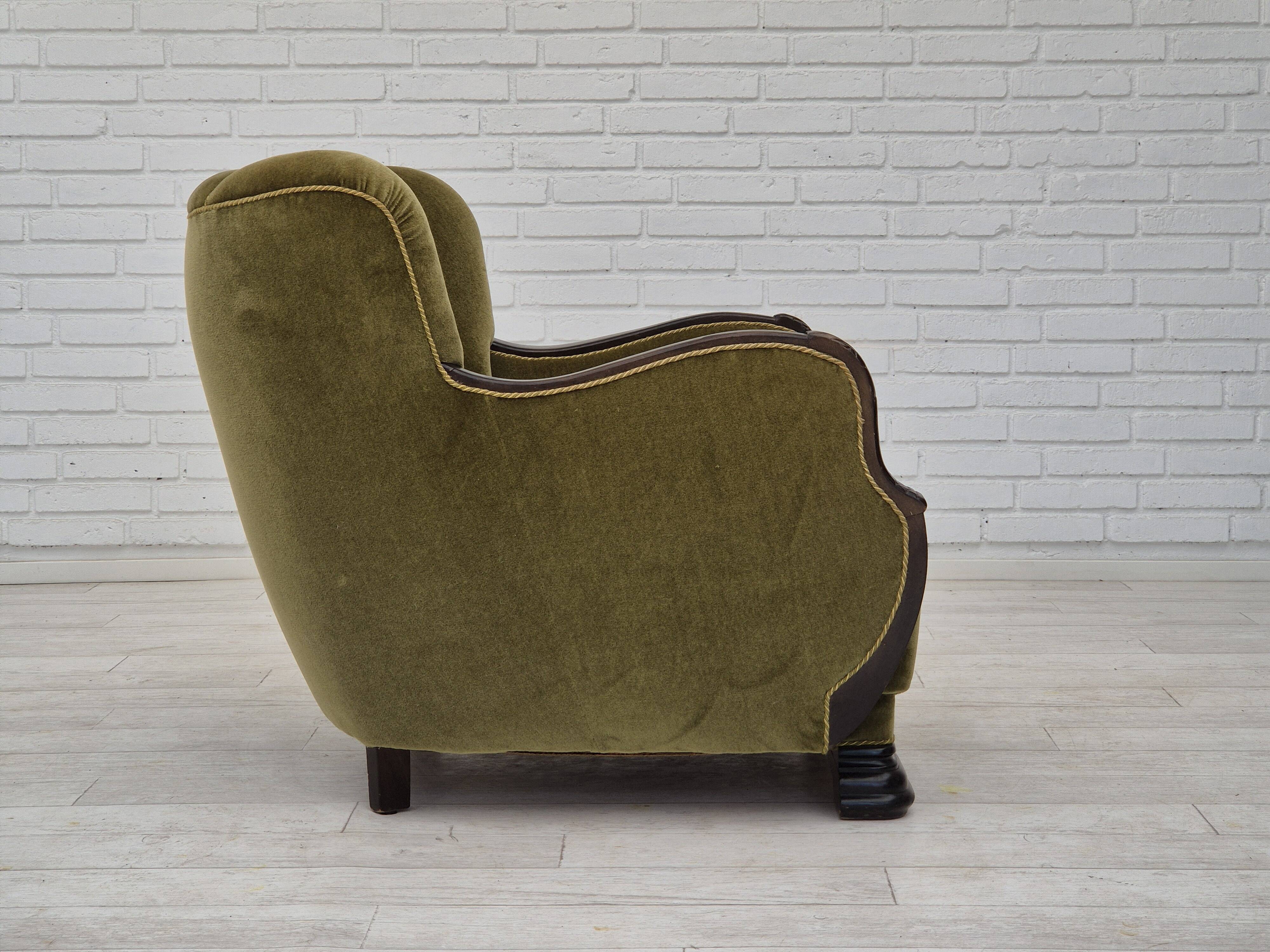 Fauteuil danois en tissu vert et chêne, 1960