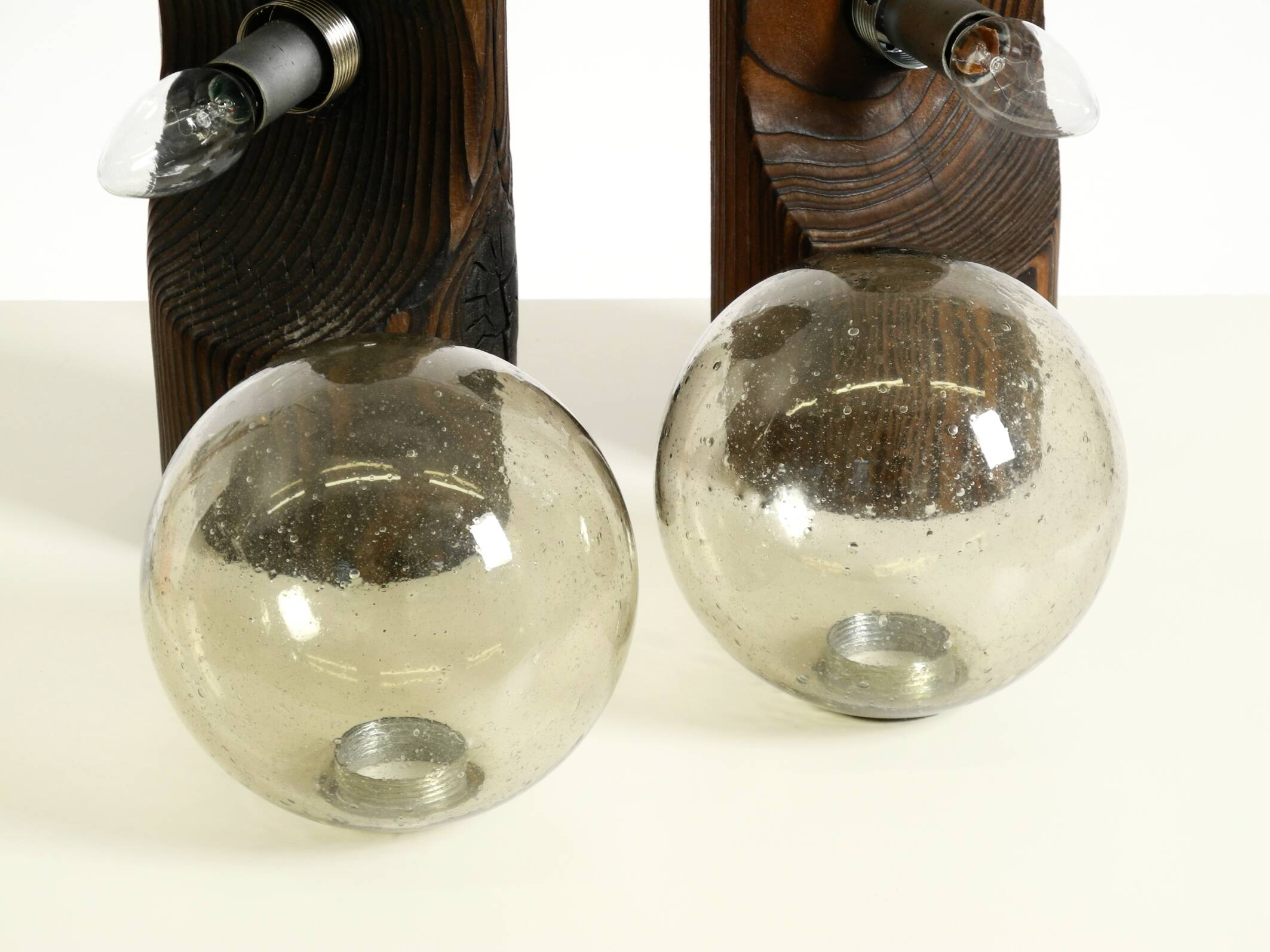 Pair of rare 1960s Temde table and wall lamps made of solid pine