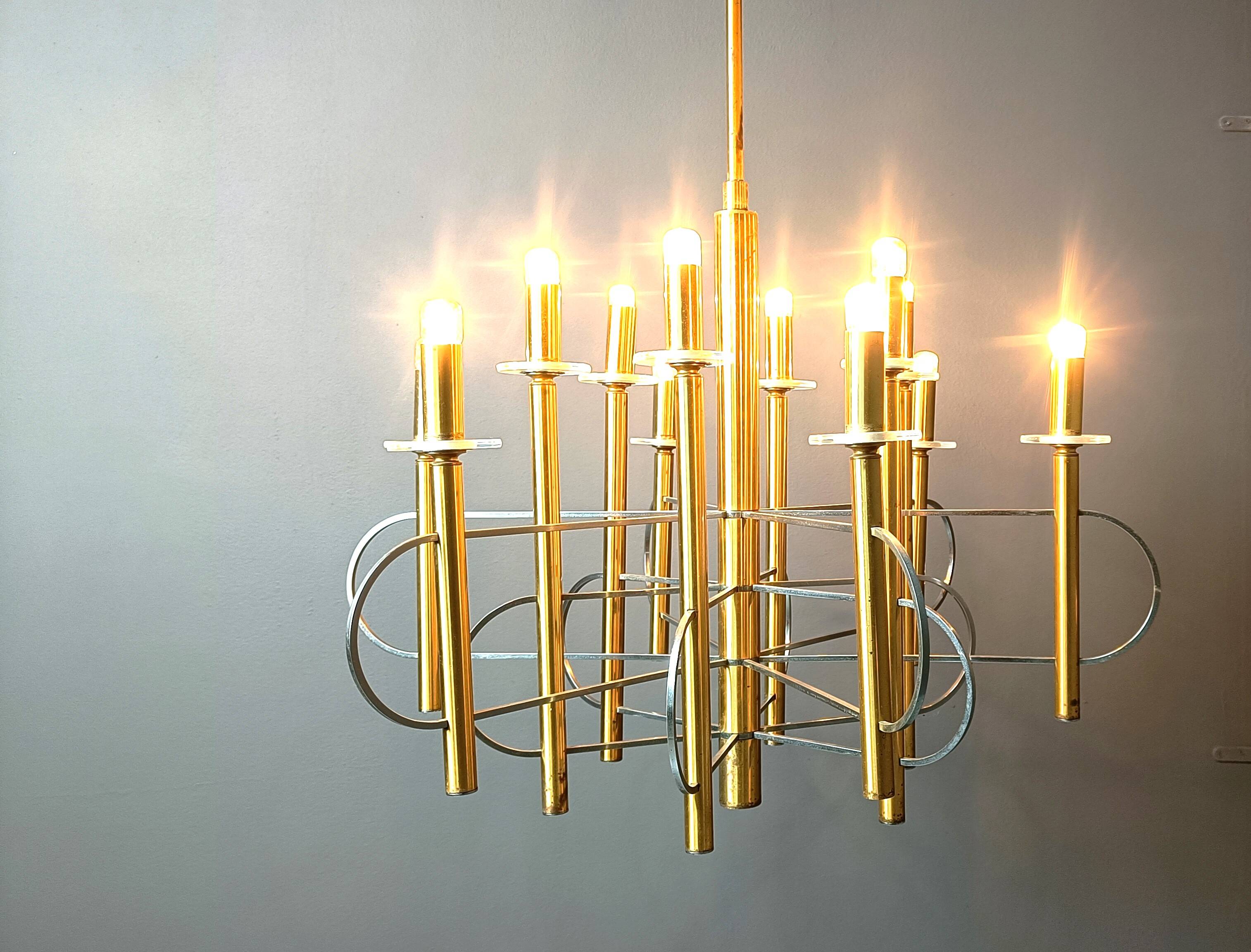 Sculptural chandelier by Gaetano Sciolari, 1970.