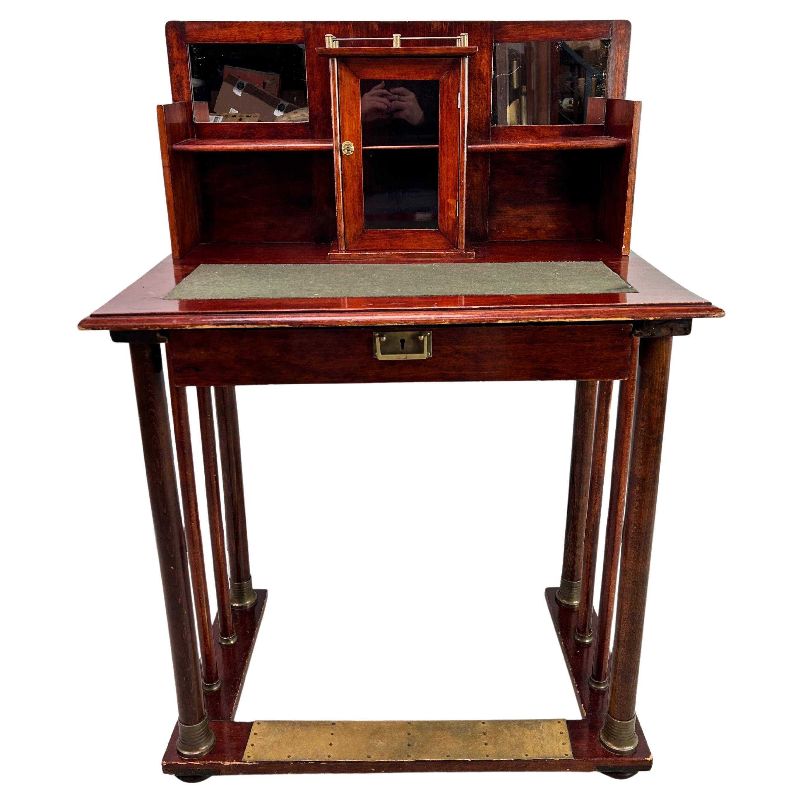 Small writing table secession