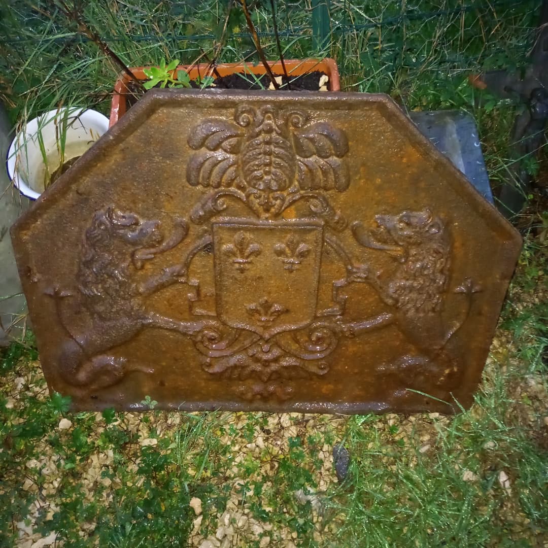 Cast iron chimney plate