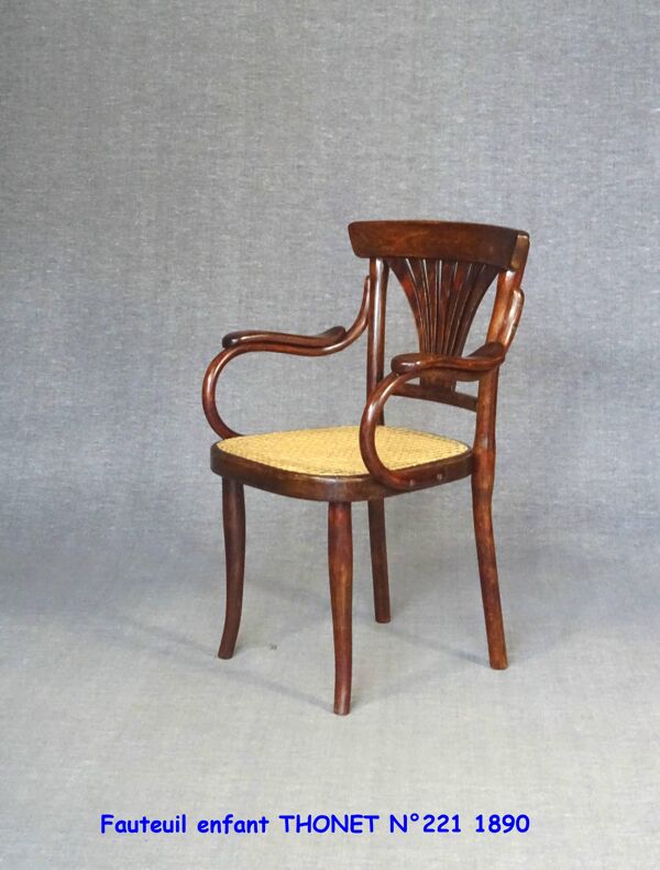 Fauteuil pour enfant THONET N°221 , 1900, cannage neuf