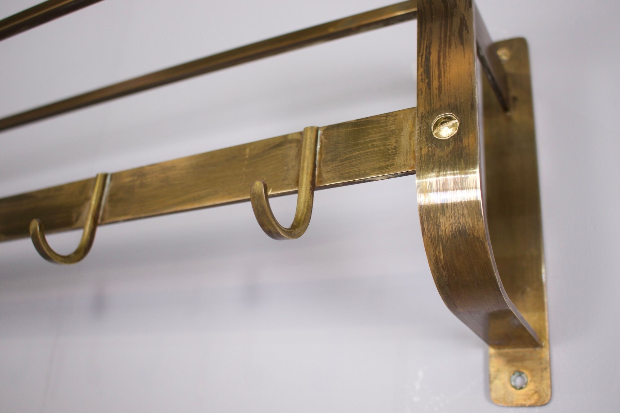 Vereinigte Werkstätten, brass cloakroom and mirror