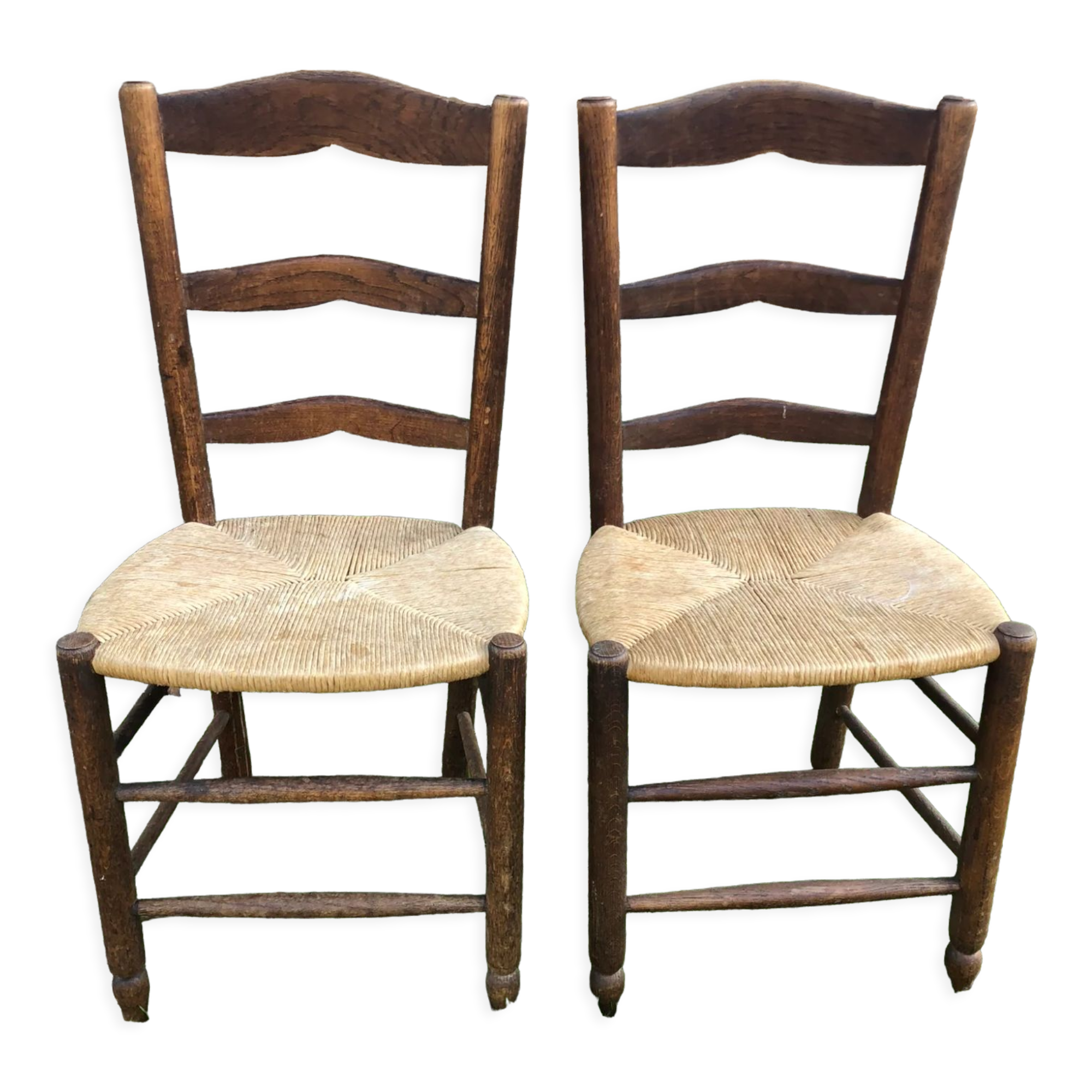 Pair of rustic mulched chairs