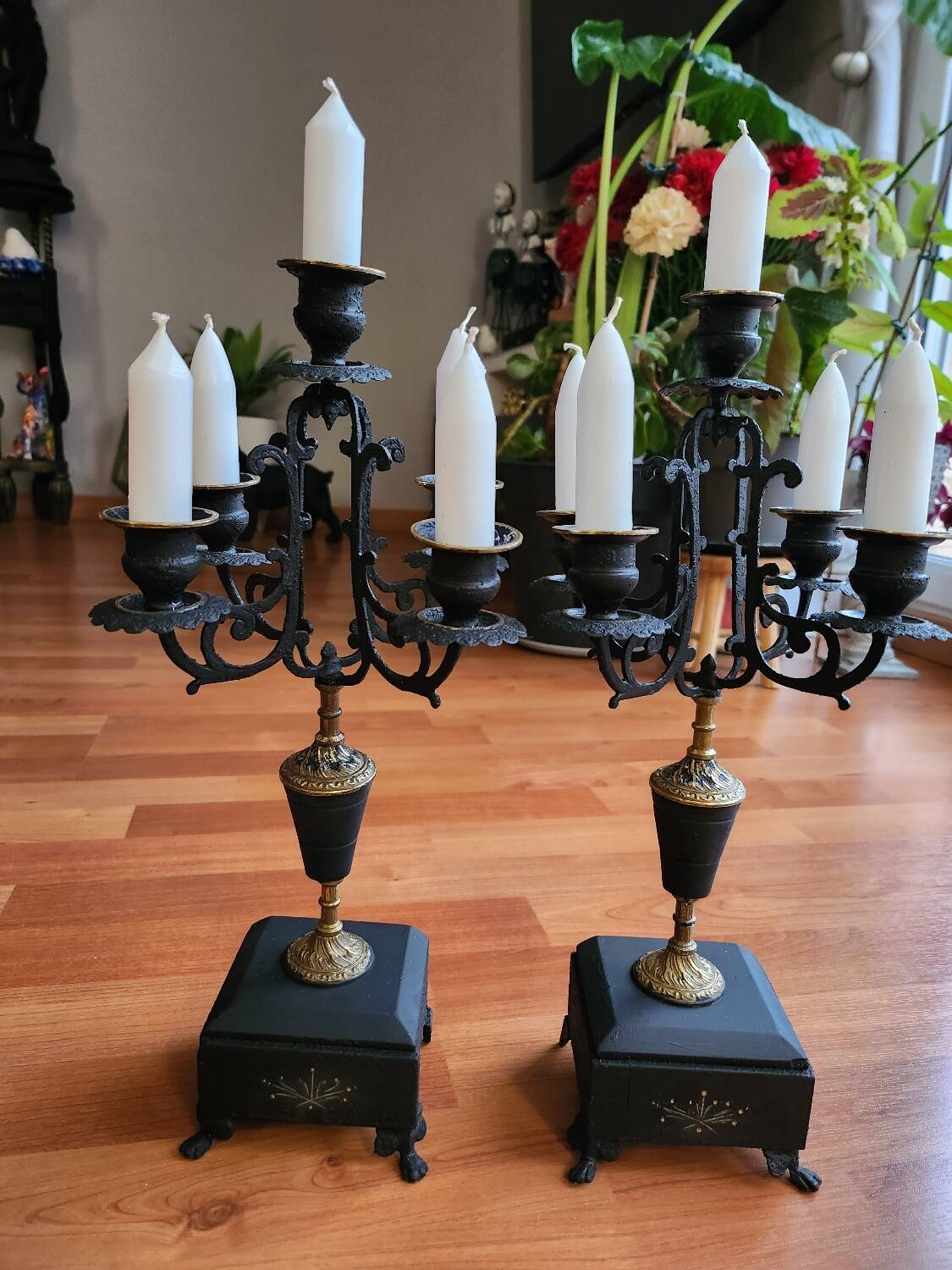Pair of candlesticks