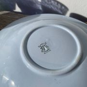 Plat rond, moulin des loups bleu ciel en céramique