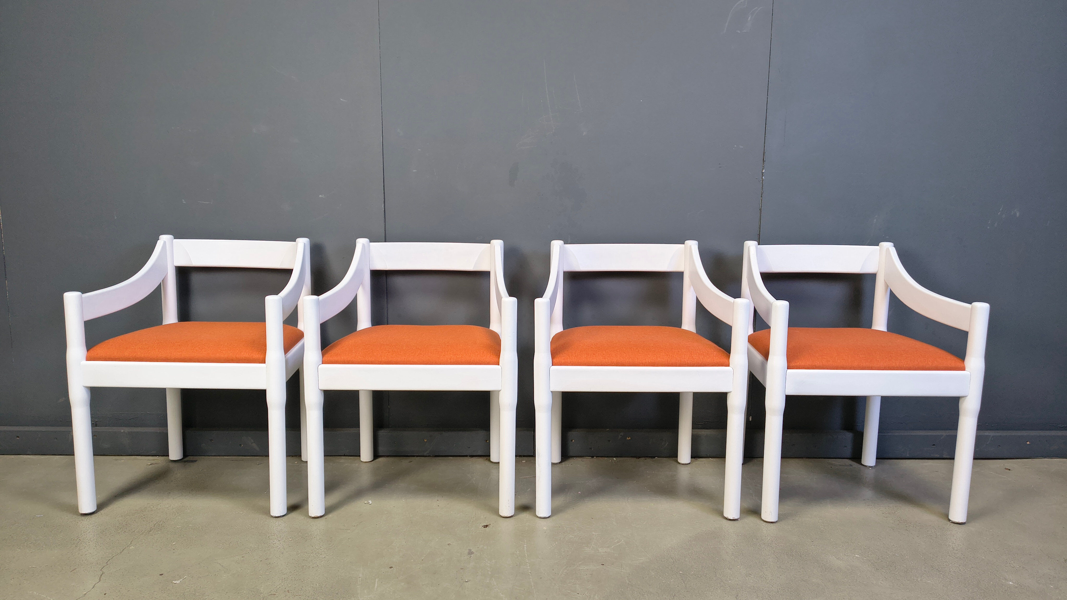 Ensemble de 4 fauteuils Carimate par Vico Magistretti, années 1960.