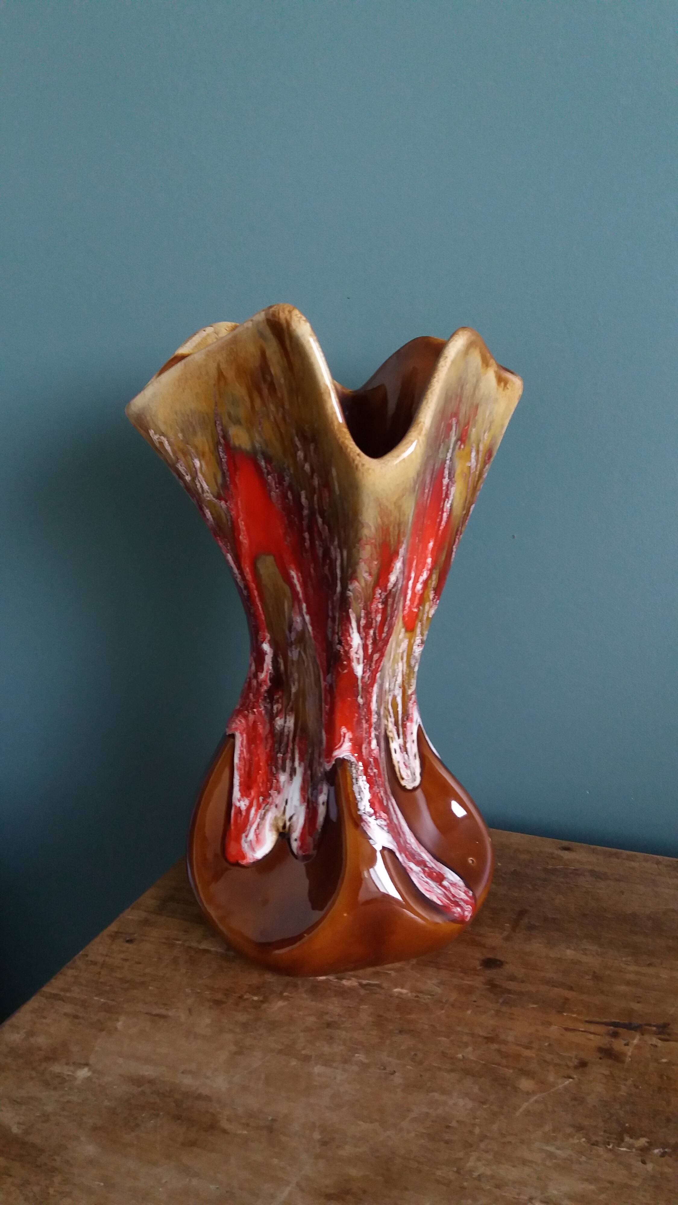 Vallauris vase in flamed ceramic, free-form model 330.