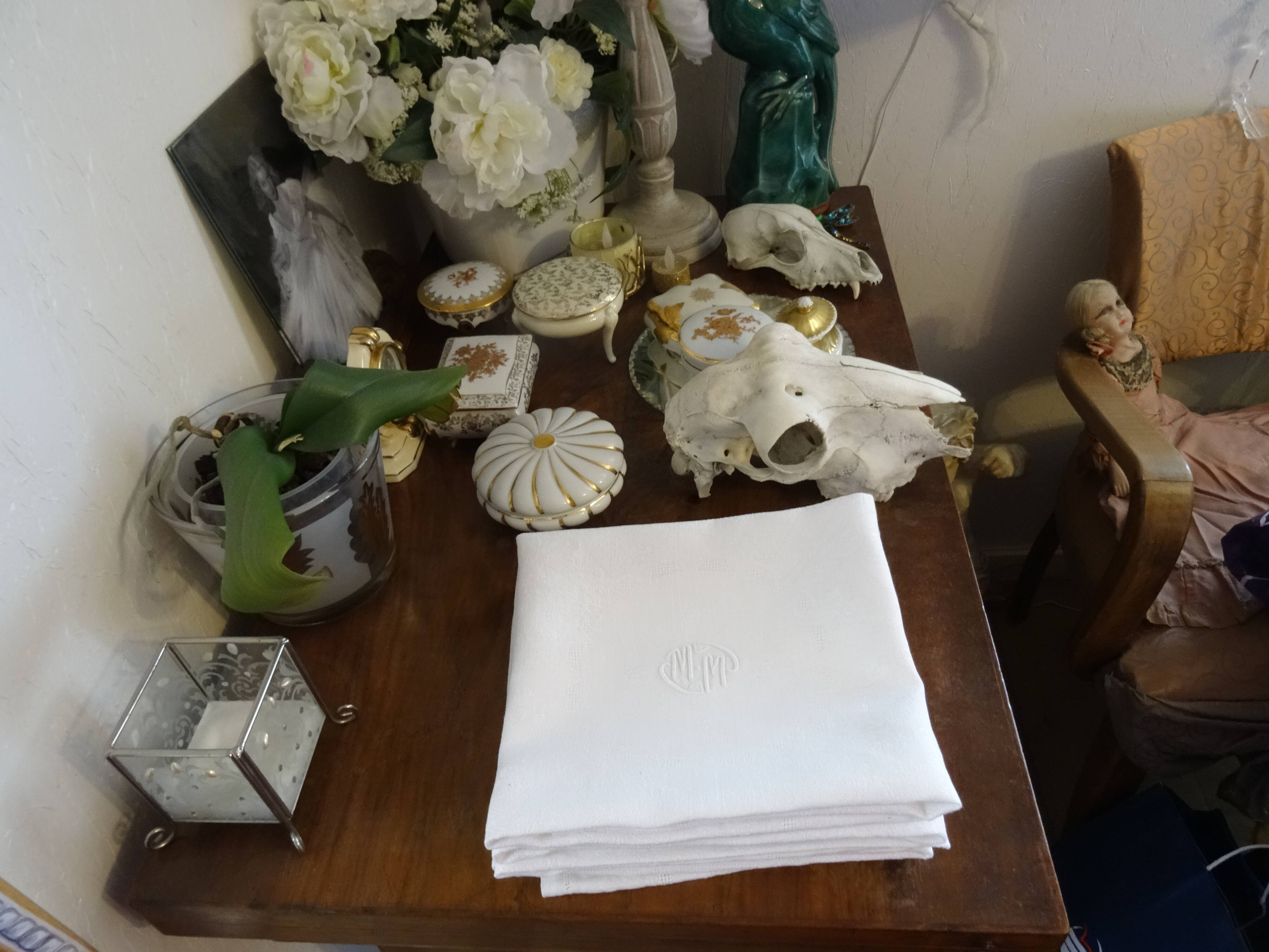 Set of 5 MM monogrammed linen towels