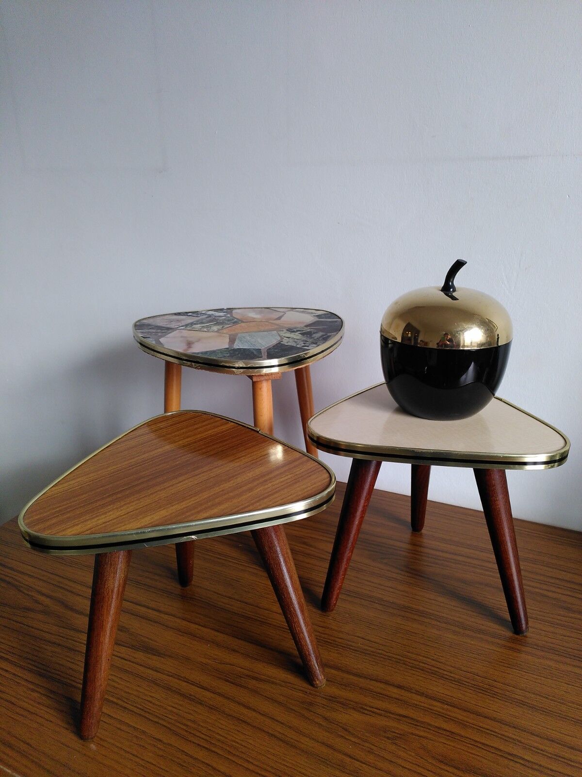 Tripod pedestal set year 50