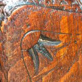 Tabouret ancien en bois massif tourné et sculpté