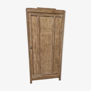 Parisian wardrobe in natural wood