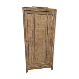 Parisian wardrobe in natural wood