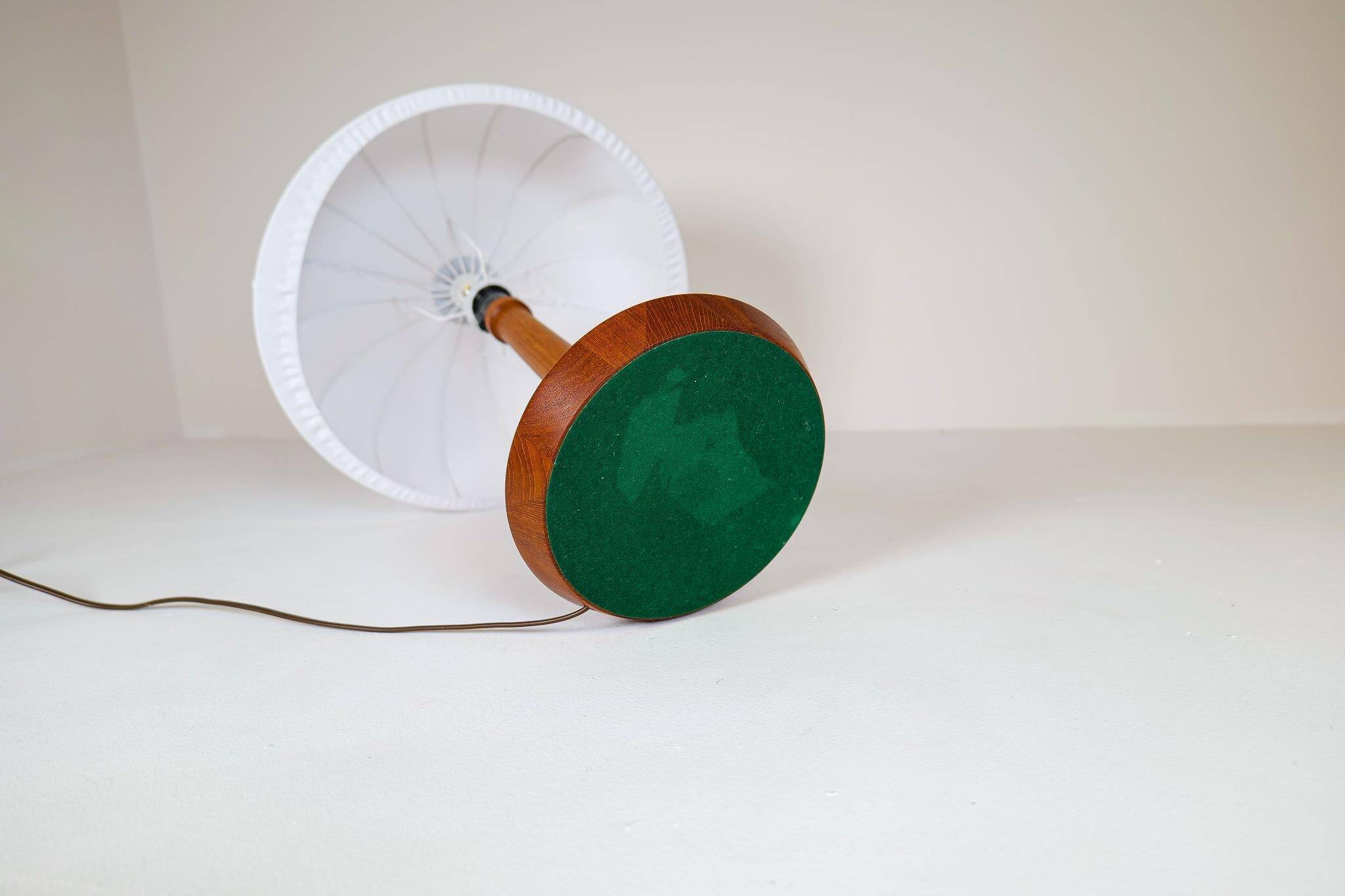 Mid-century table lamp in solid teak by Lisbeth Brams, Denmark, 1960s.