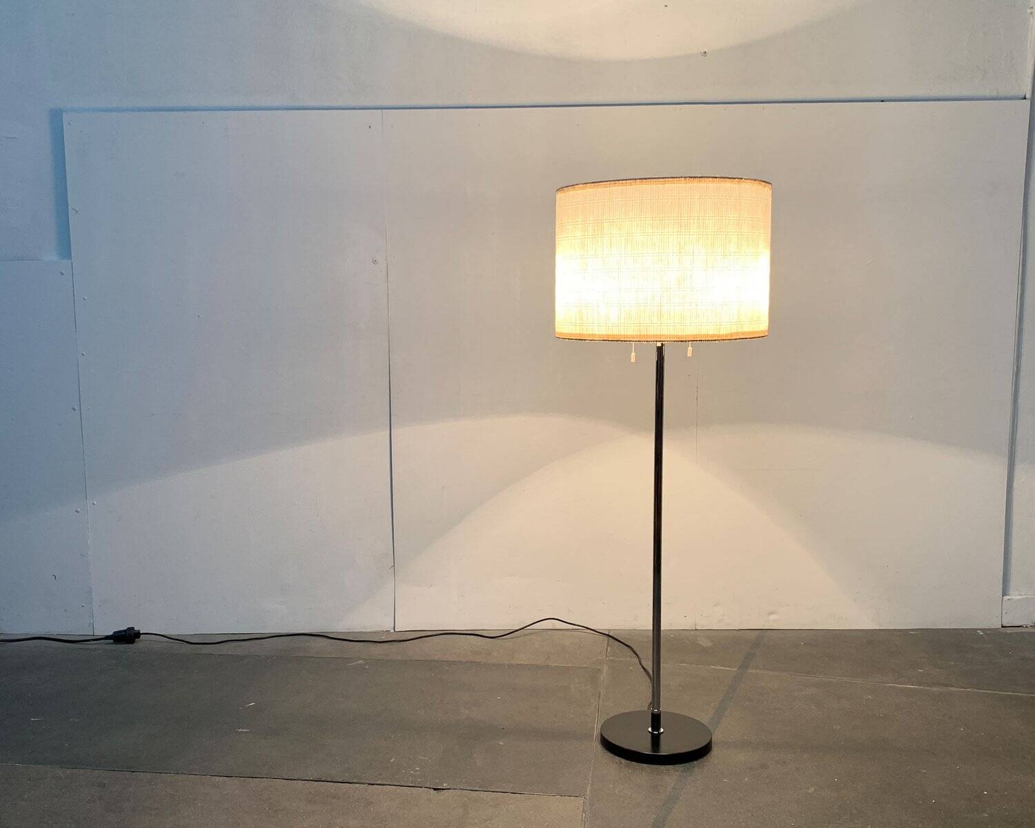 Mid-century minimalist floor lamp by Cosack, 1960s.