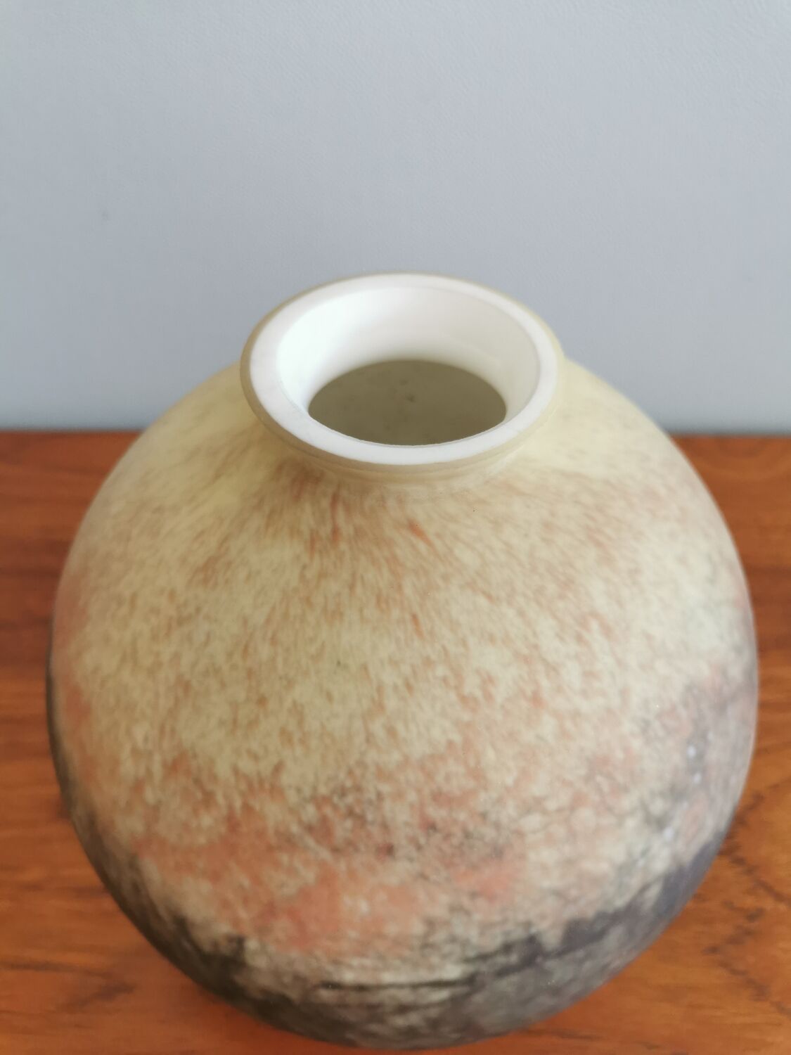 Blown glass vase, Vianne glassworks